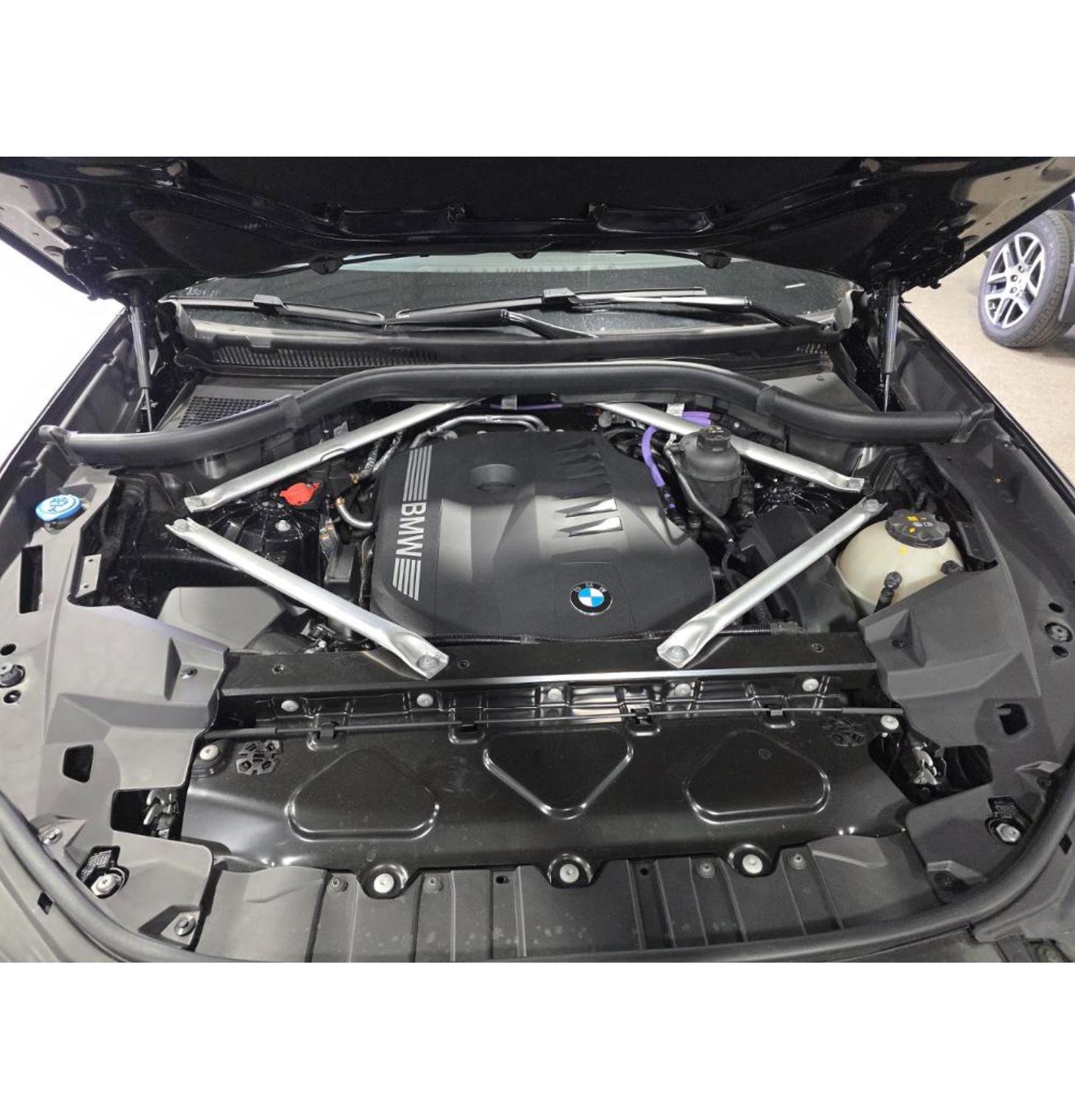 Used 2024 BMW X6 xDrive40i w/ M Sport Professional Package AWD/4WD image 20