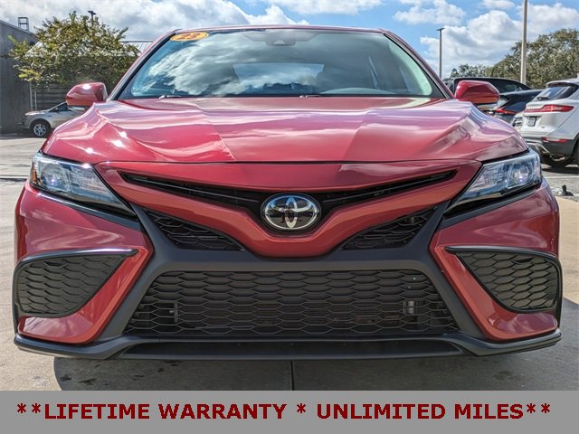 Used 2023 Toyota Camry SE image 3