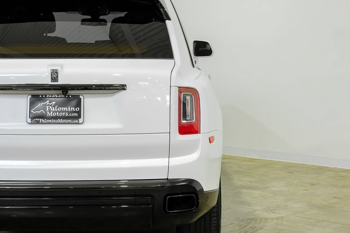 Used 2022 Rolls-Royce Cullinan Black Badge w/ Dark Exterior Package AWD/4WD image 58