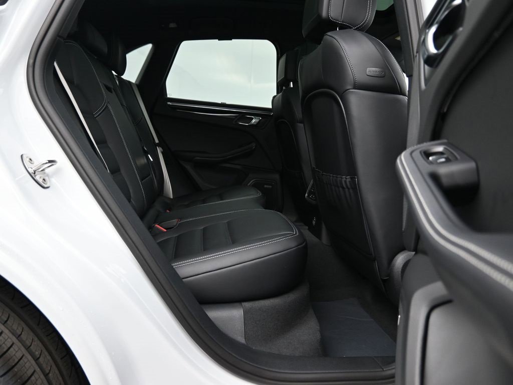 New 2025 Porsche Macan S image 21