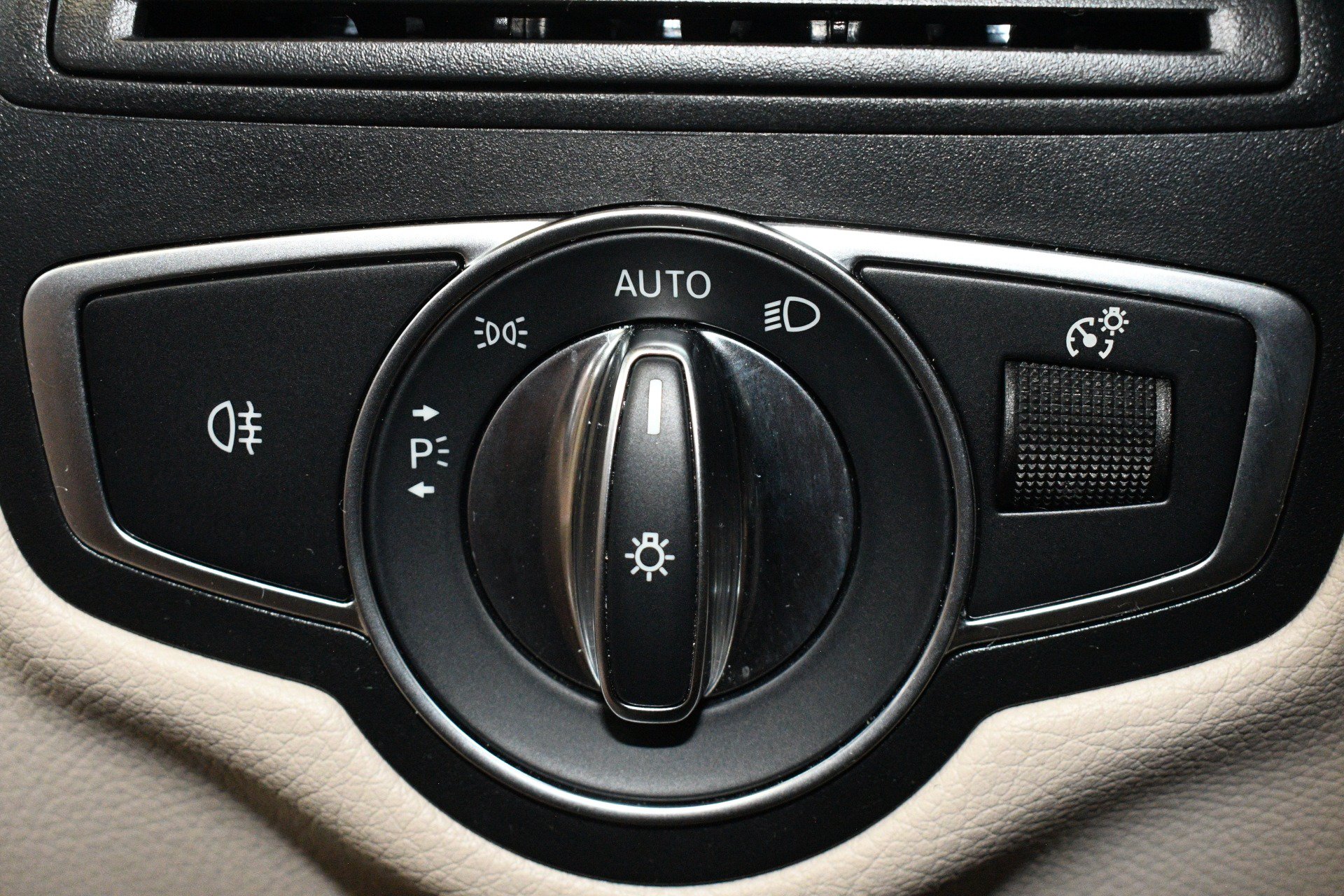 Used 2022 Mercedes-Benz GLC 300 image 41