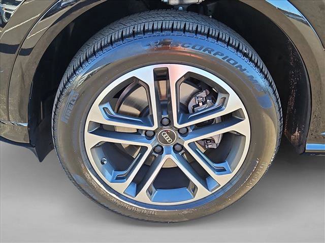 Certified 2025 Audi Q5 Premium w/ 19" Wheel Package image 24