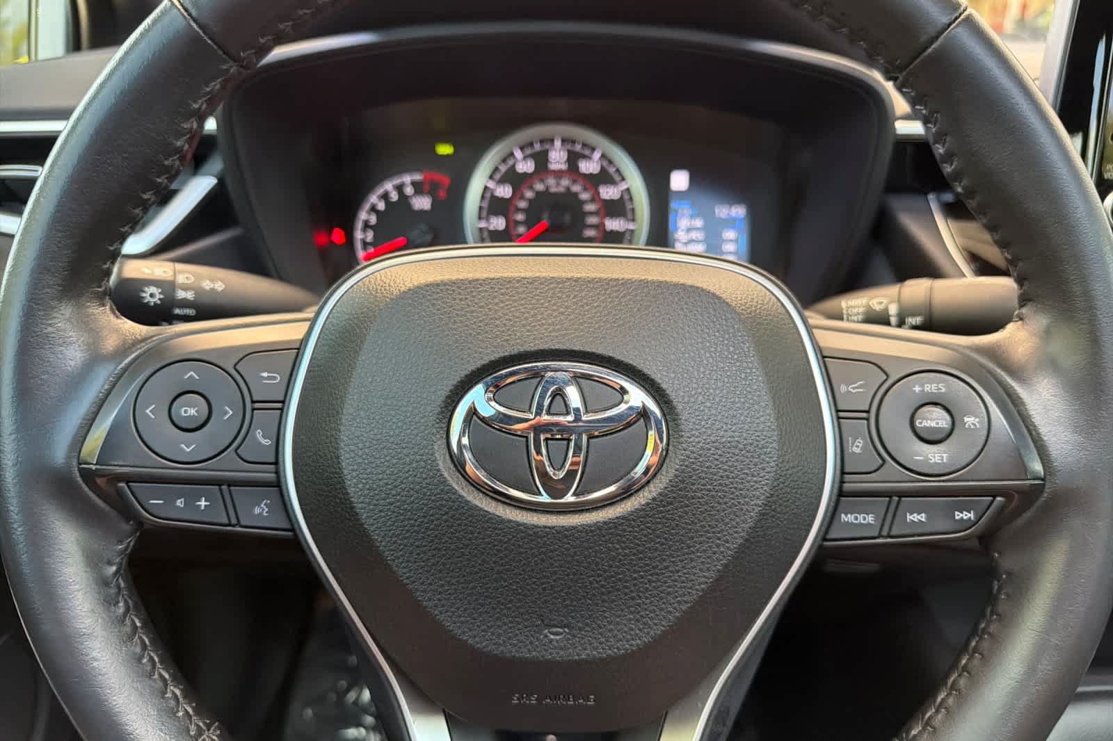 Used 2022 Toyota Corolla SE w/ SE Premium Package FWD image 23