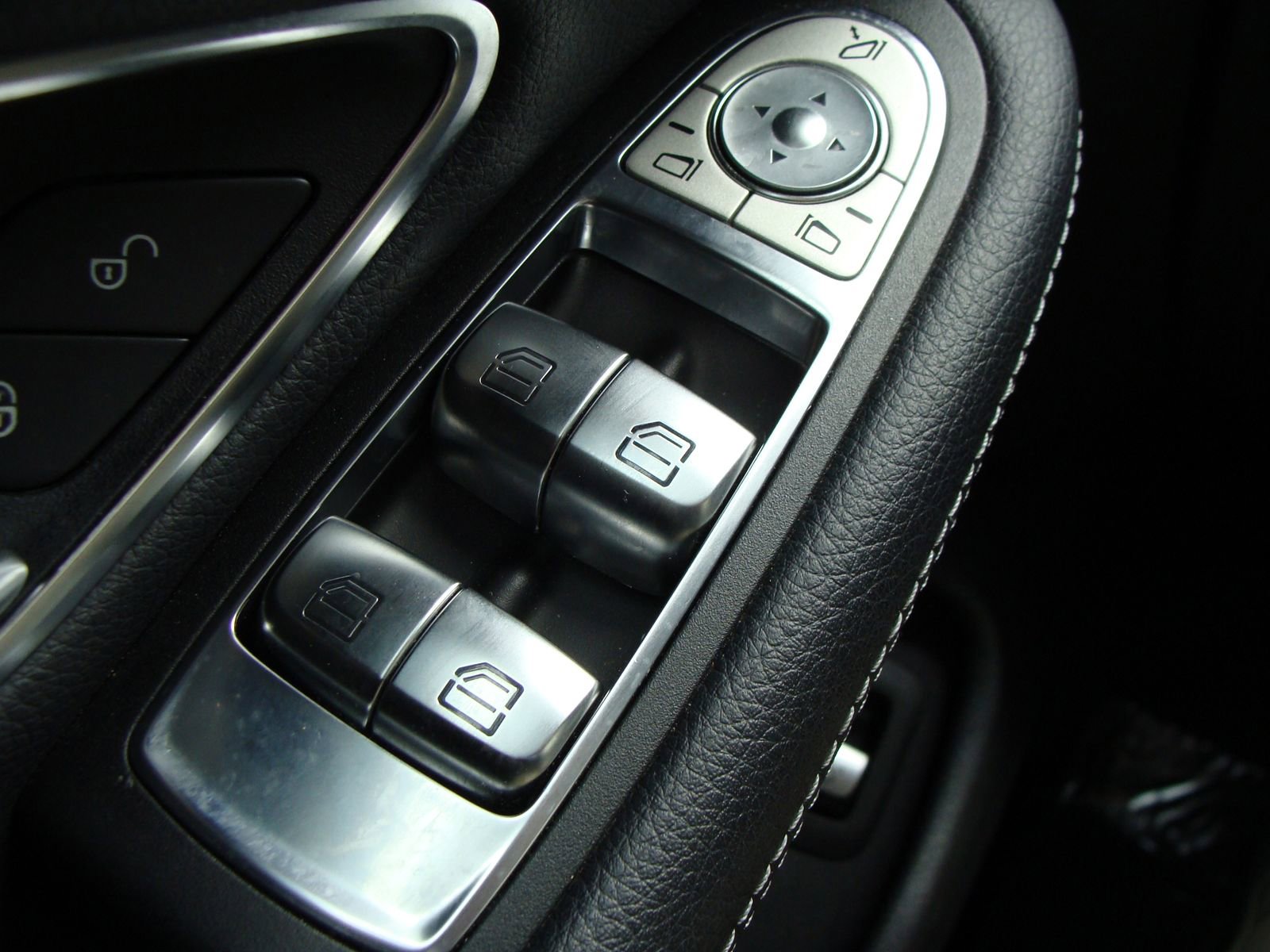 Used 2018 Mercedes-Benz C 300 4MATIC Cabriolet image 35