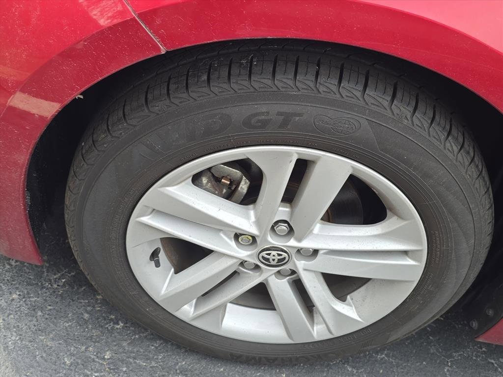 Used 2022 Toyota Corolla SE w/ SE Preferred Package image 5