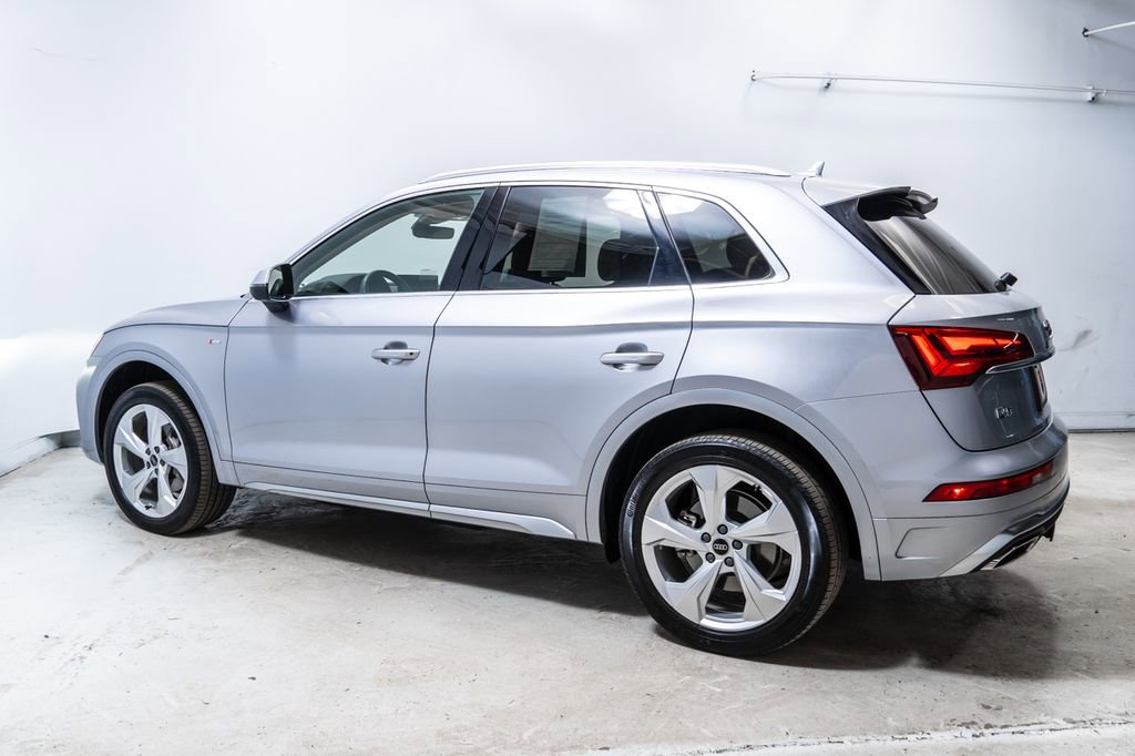 Used 2023 Audi Q5 2.0T Premium Plus w/ Premium Plus Package AWD/4WD image 2