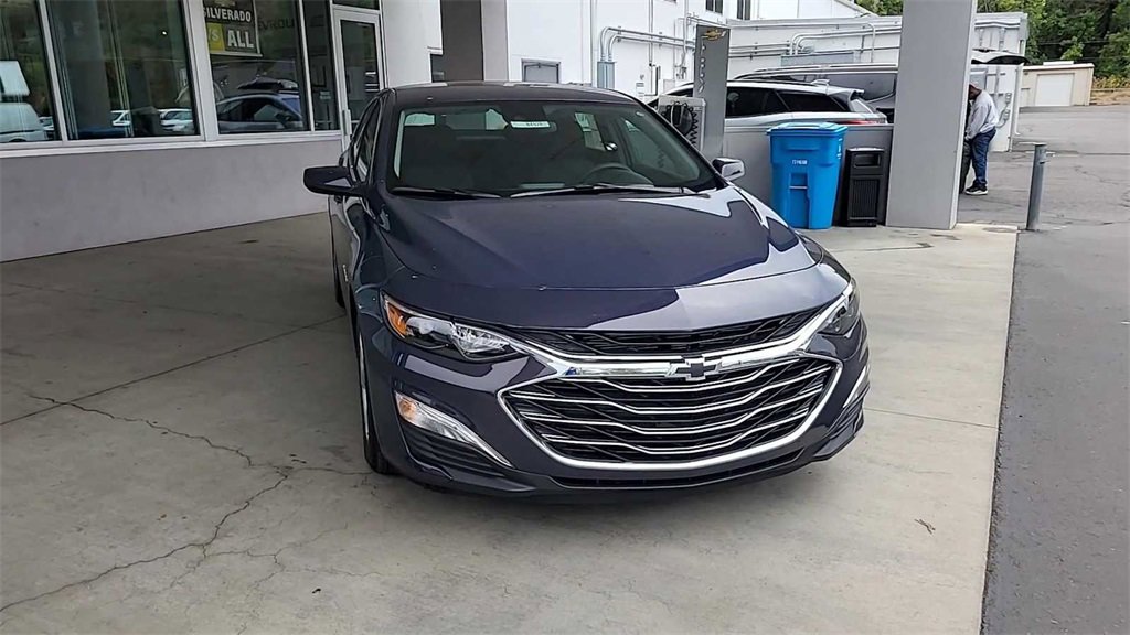New 2025 Chevrolet Malibu LS image 4