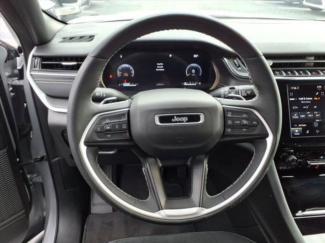 Used 2023 Jeep Grand Cherokee L Laredo image 7