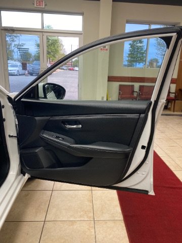 Used 2025 Nissan Sentra SV FWD image 13