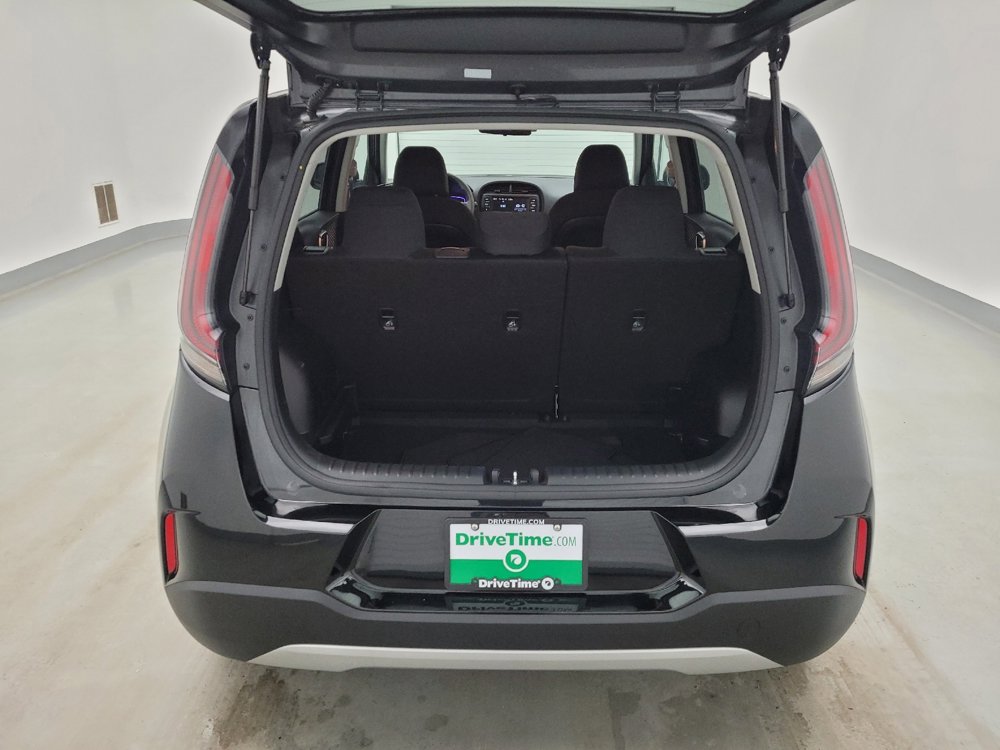 Used 2025 Kia Soul LX w/ LX Technology Package FWD image 29