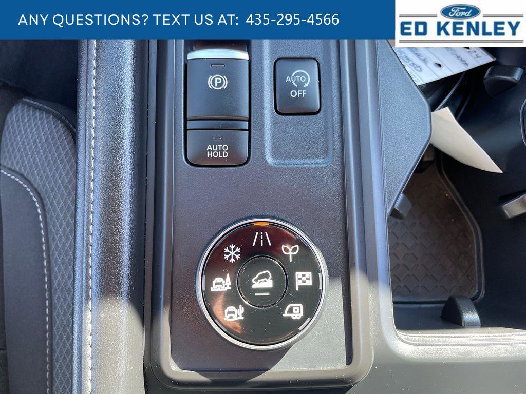 Used 2024 Nissan Pathfinder S AWD/4WD image 14