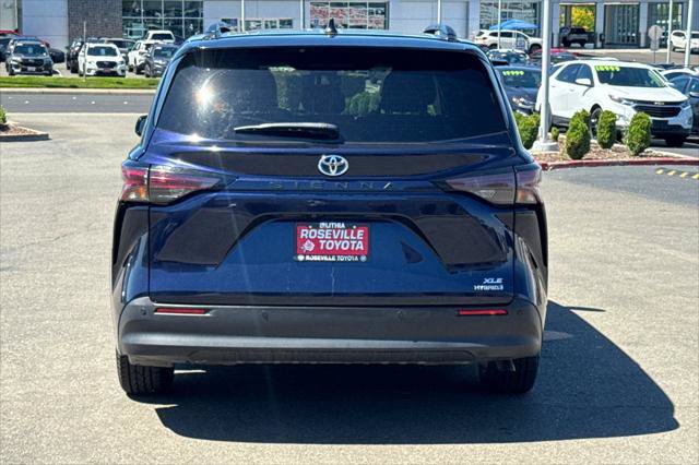 Certified 2024 Toyota Sienna XLE FWD image 8