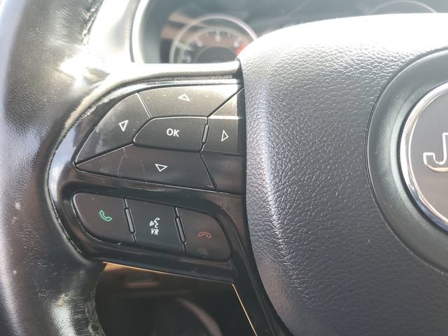 Used 2021 Jeep Cherokee Latitude Plus AWD/4WD image 23