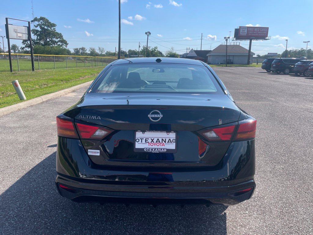 Used 2025 Nissan Altima 2.5 SV FWD image 6