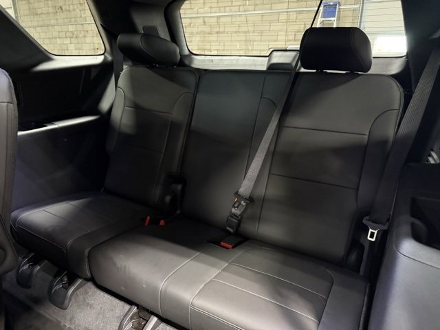 Used 2023 Chevrolet Traverse Premier image 35