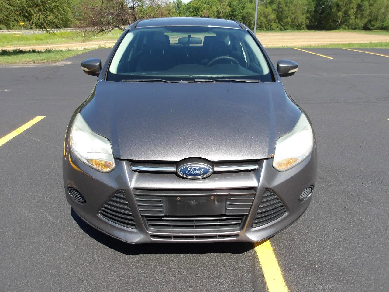 Used 2014 Ford Focus SE w/ SE Winter Package FWD image 3