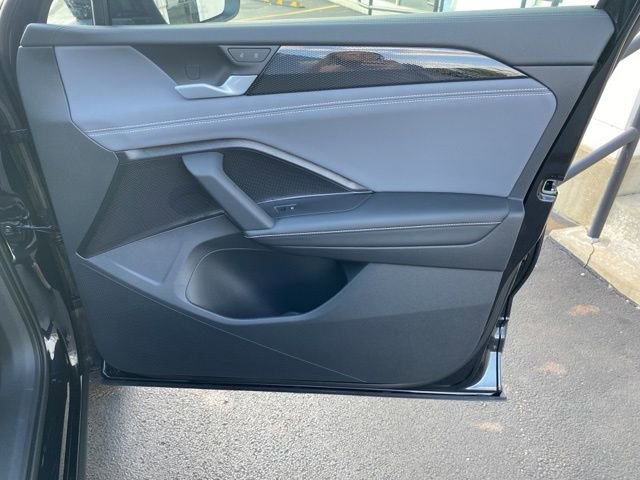 New 2025 Volkswagen Tiguan SE image 45