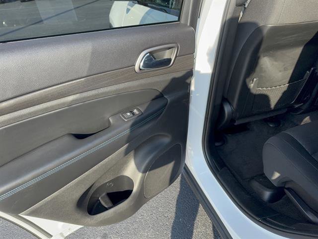 Used 2018 Jeep Grand Cherokee Laredo image 15