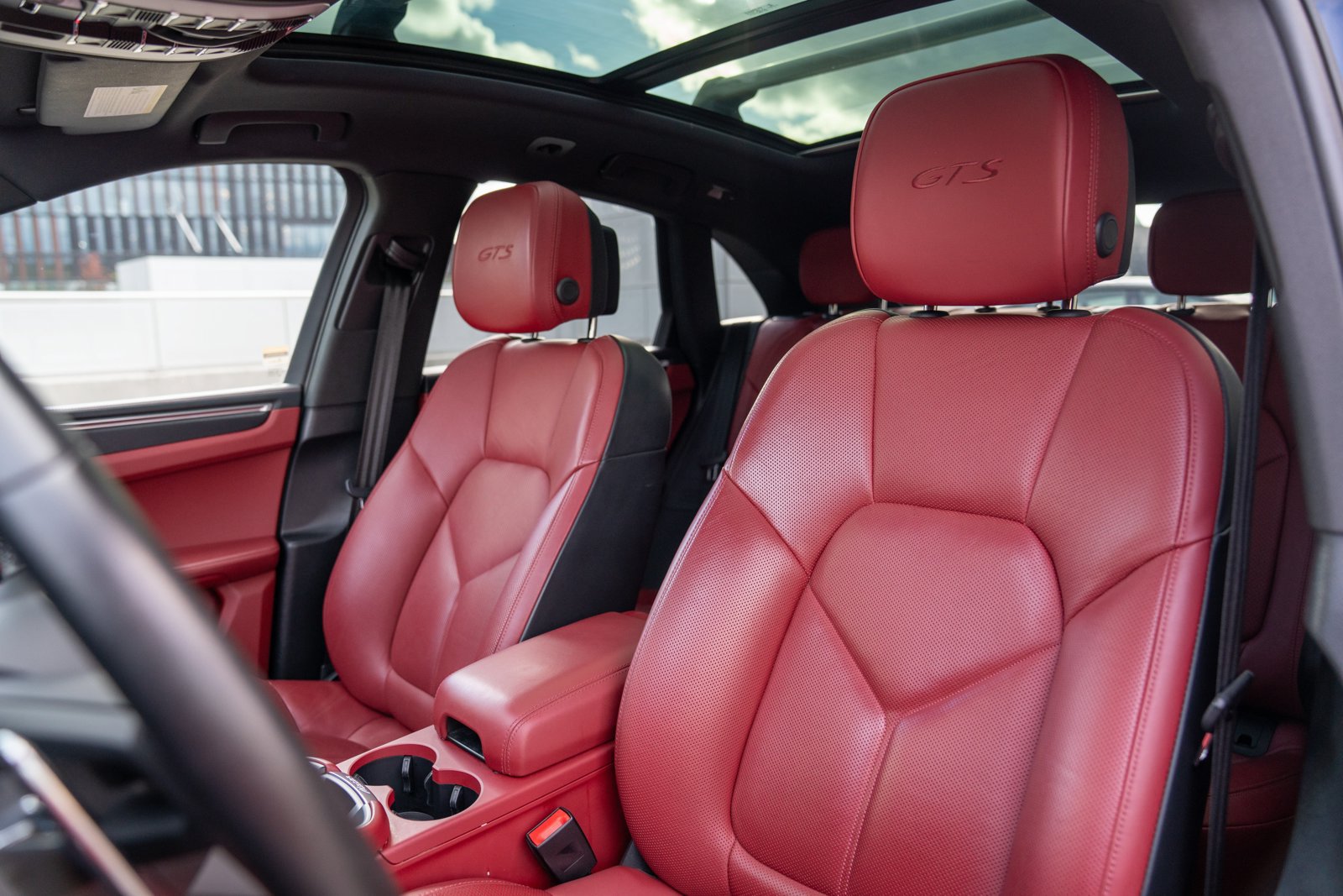 Used 2022 Porsche Macan GTS AWD/4WD image 5