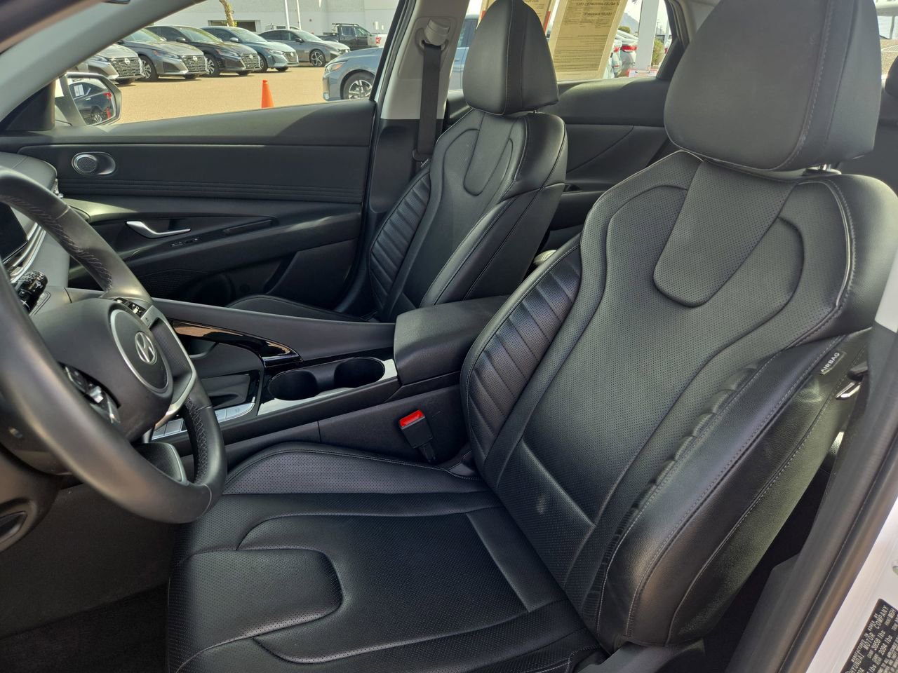 Used 2025 Hyundai Elantra Limited image 14