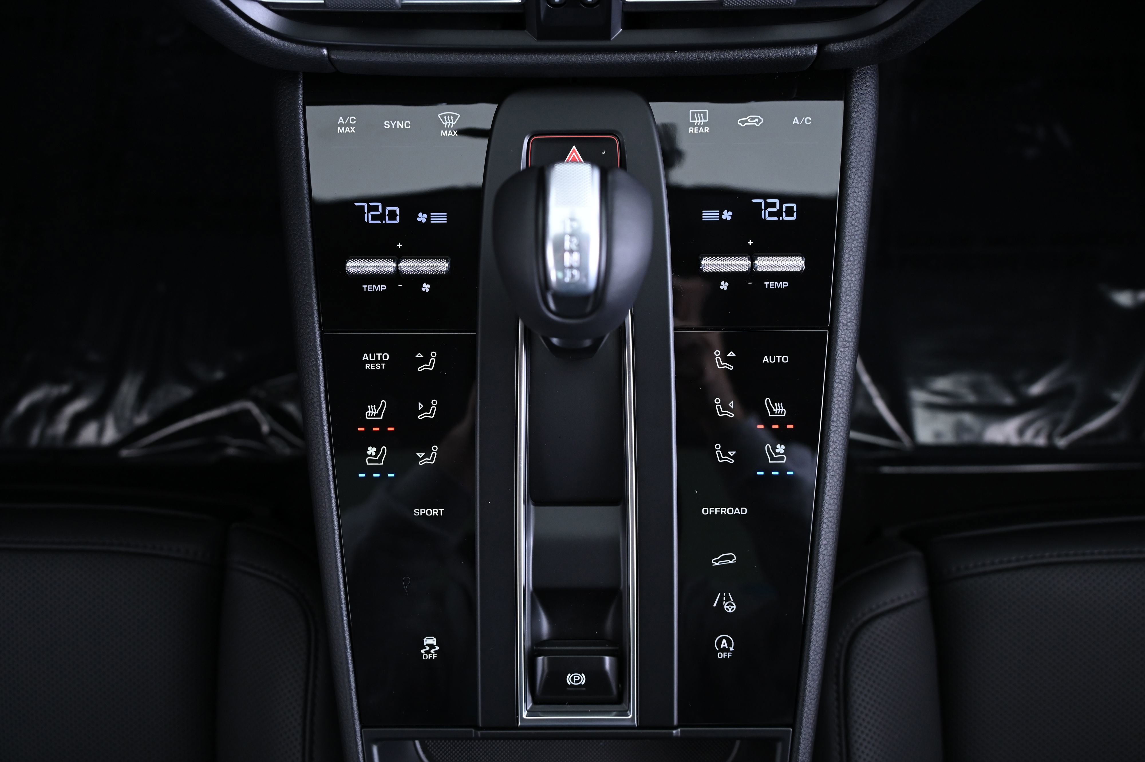 Certified 2025 Porsche Macan image 43