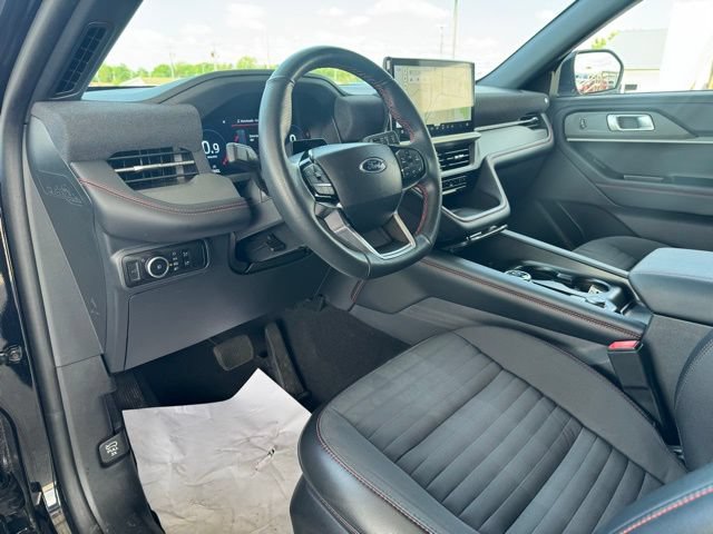 Used 2025 Ford Explorer ST-Line w/ ST-Line Street Pack AWD/4WD image 19