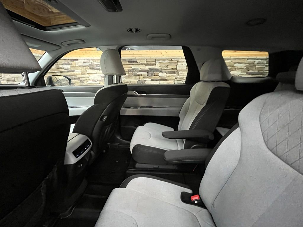 Used 2022 Hyundai Palisade SEL w/ Winter Package image 28