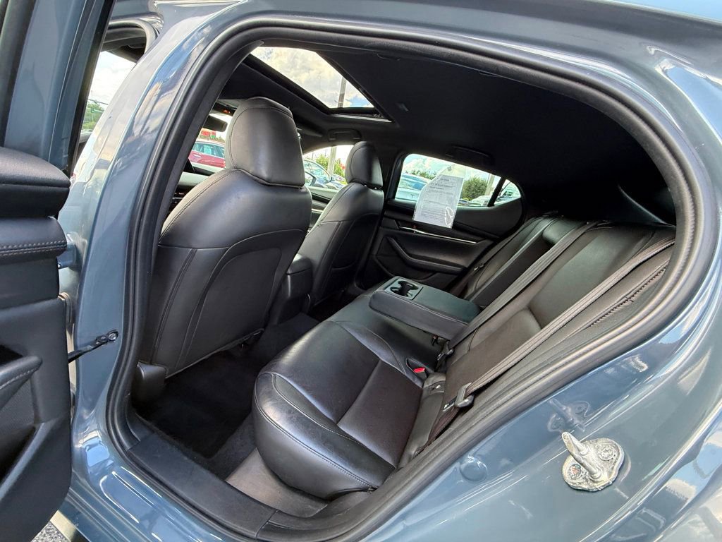 Used 2019 MAZDA MAZDA3 Hatchback w/ Premium Package image 9