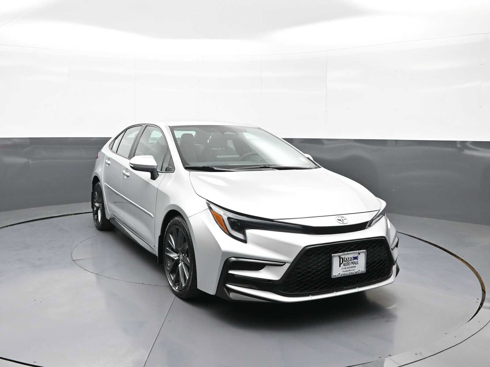 Certified 2024 Toyota Corolla SE FWD image 3