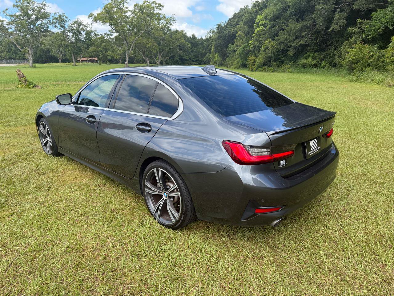 Used 2020 BMW 330i Sedan w/ Convenience Package RWD image 3