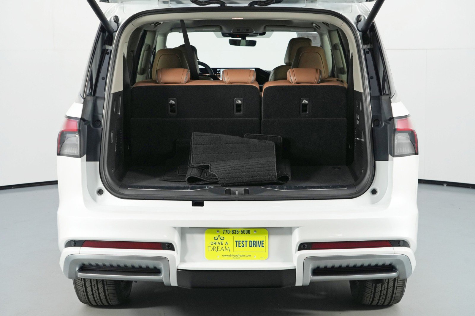 Used 2025 INFINITI QX80 Luxe w/ Cargo Package AWD/4WD image 10