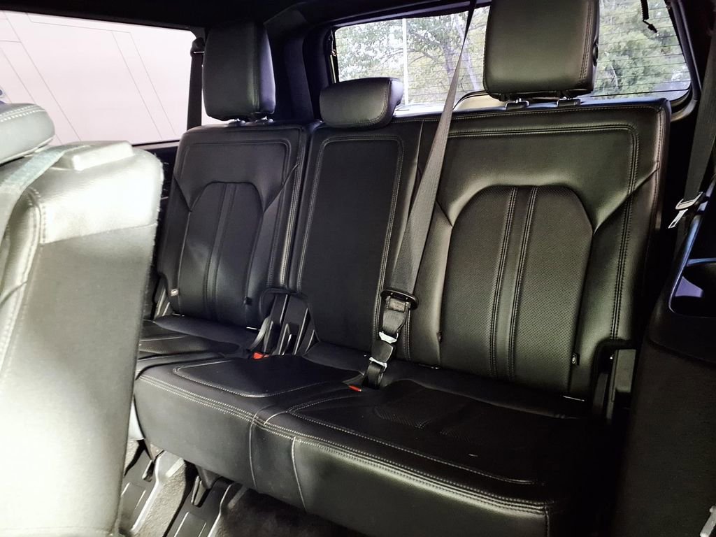 Used 2019 Ford Expedition Max Limited image 9