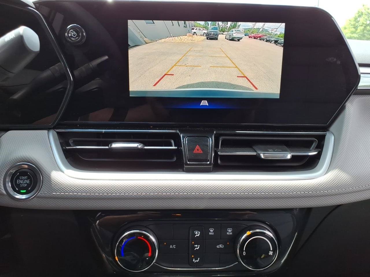Used 2025 Chevrolet TrailBlazer LT FWD image 10