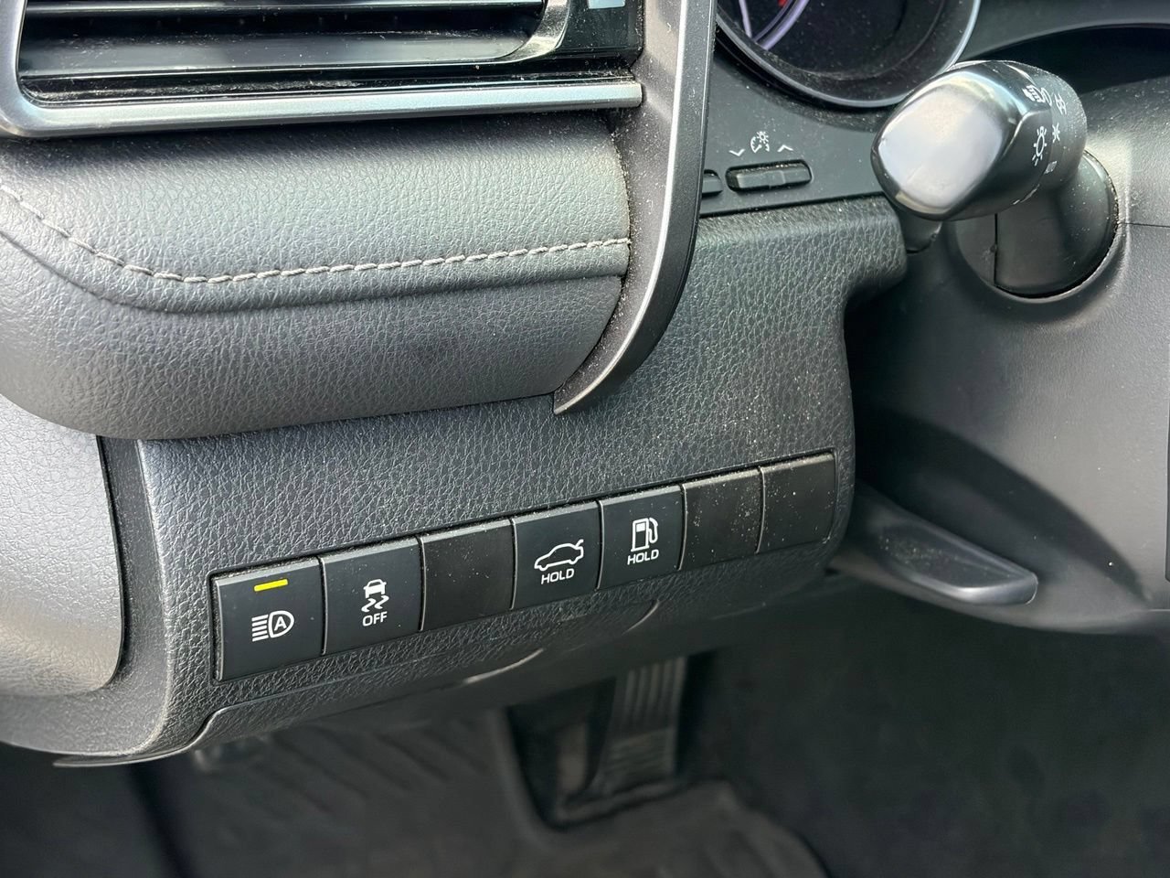 Used 2023 Toyota Camry SE FWD image 6
