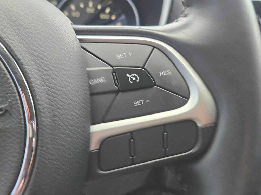 Used 2018 Jeep Compass Limited w/ Navigation Group AWD/4WD image 25