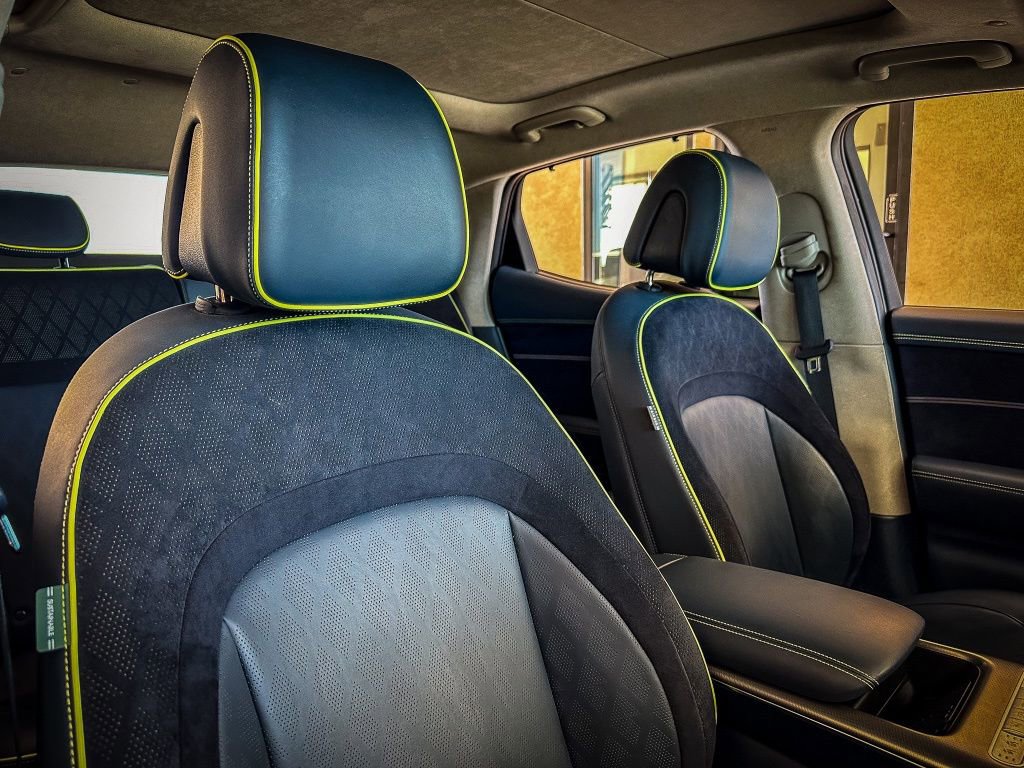 Used 2023 Genesis GV60 Performance image 29