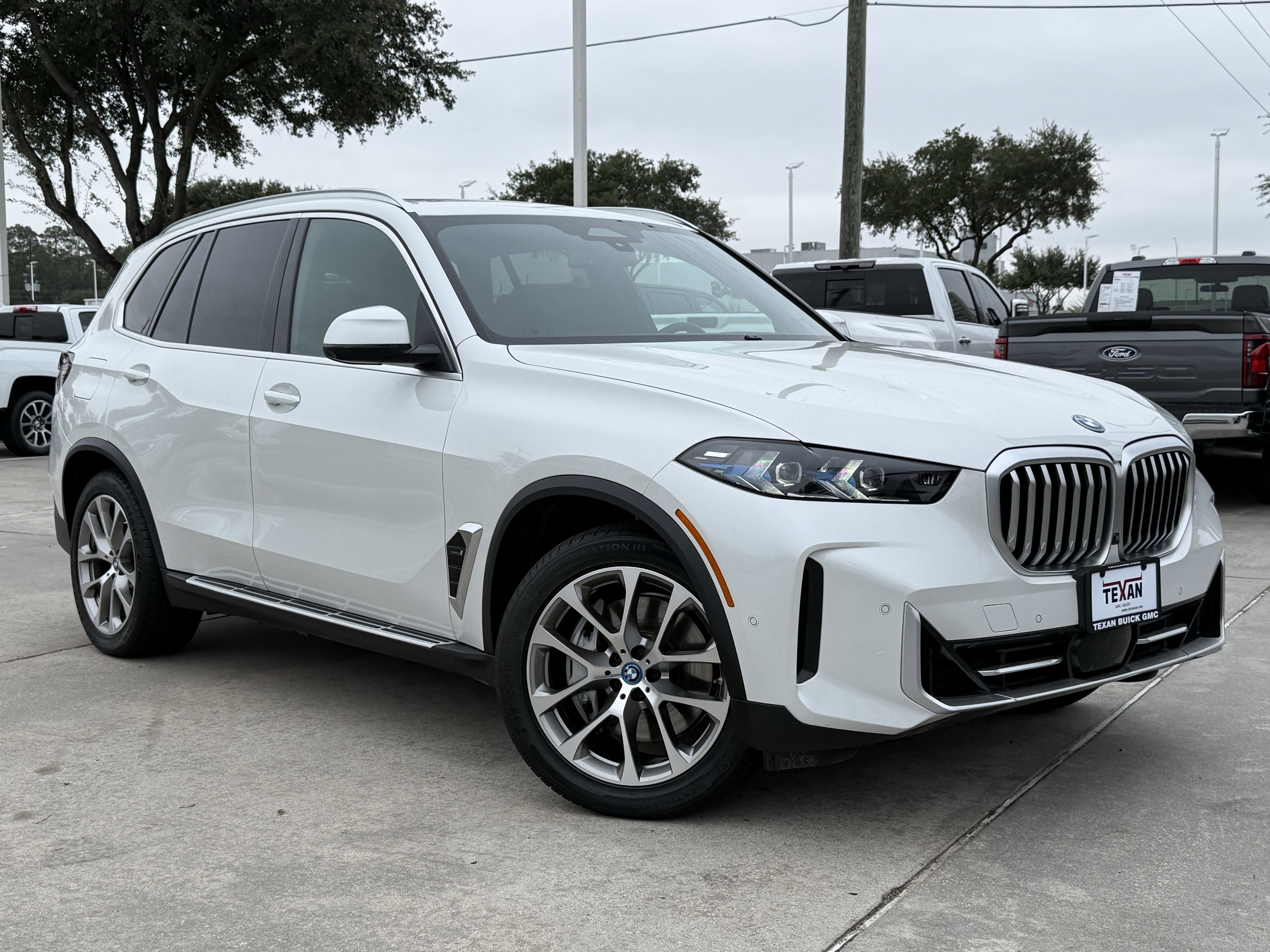 Used 2024 BMW X5 xDrive50e video 2