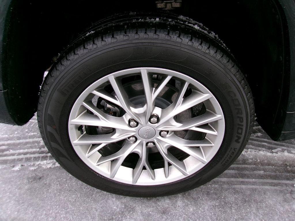 Certified 2022 Jeep Grand Cherokee Summit image 18