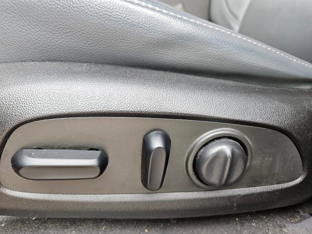 Used 2019 Chevrolet Traverse LT w/ LT Premium Package image 9