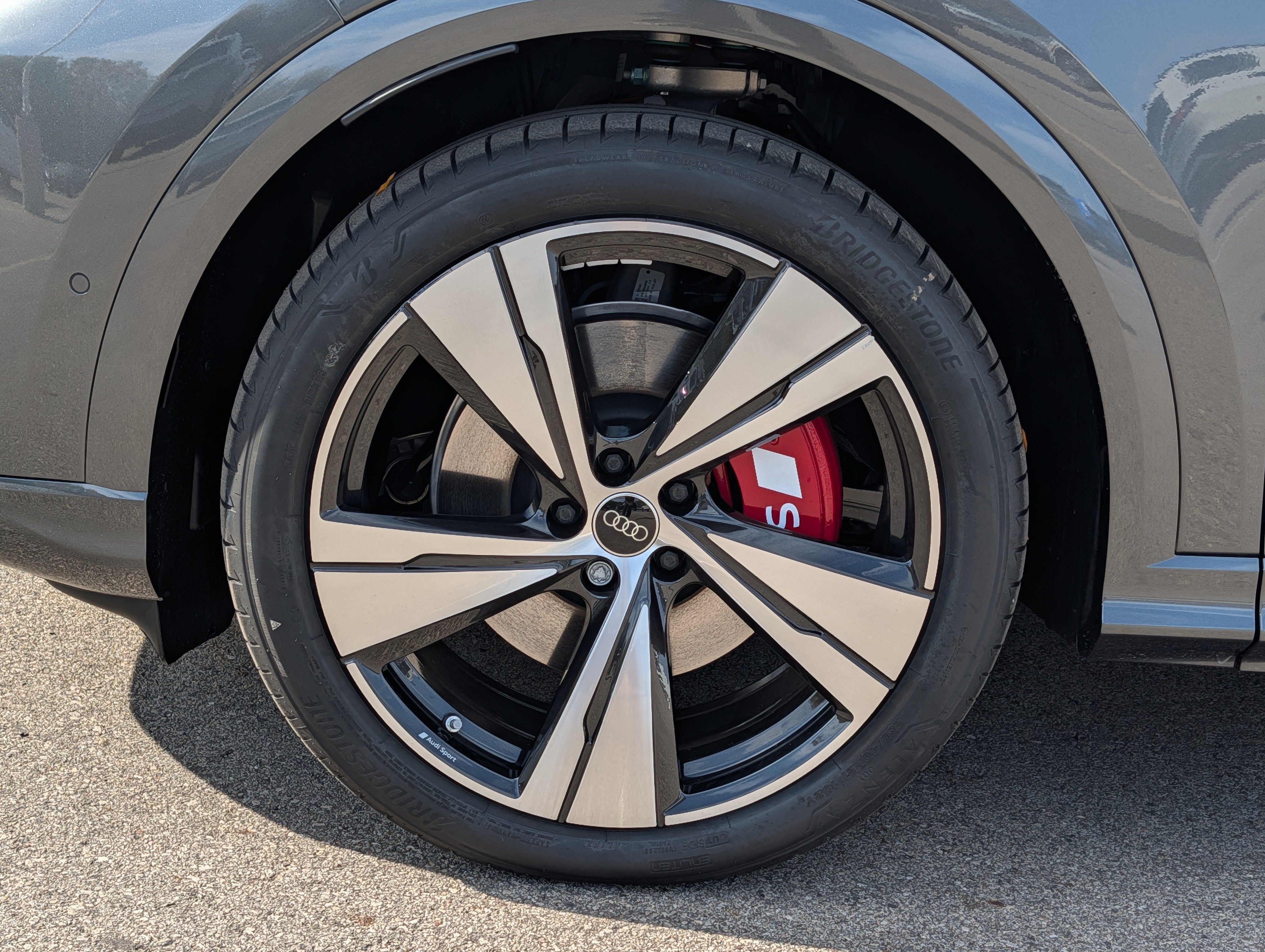New 2026 Audi SQ5 Prestige AWD/4WD image 4
