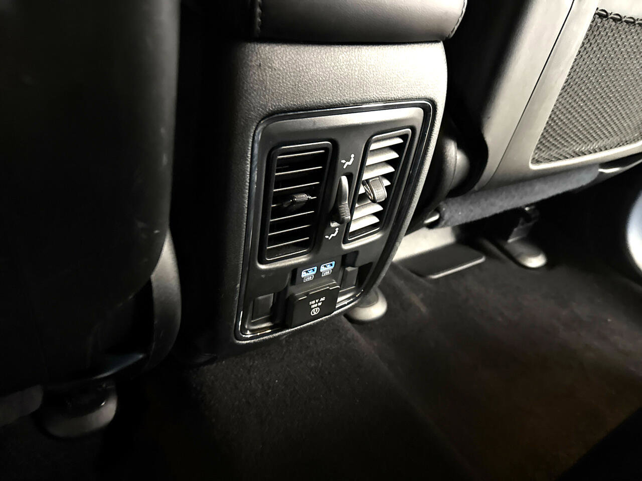 Used 2019 Jeep Grand Cherokee Limited image 32