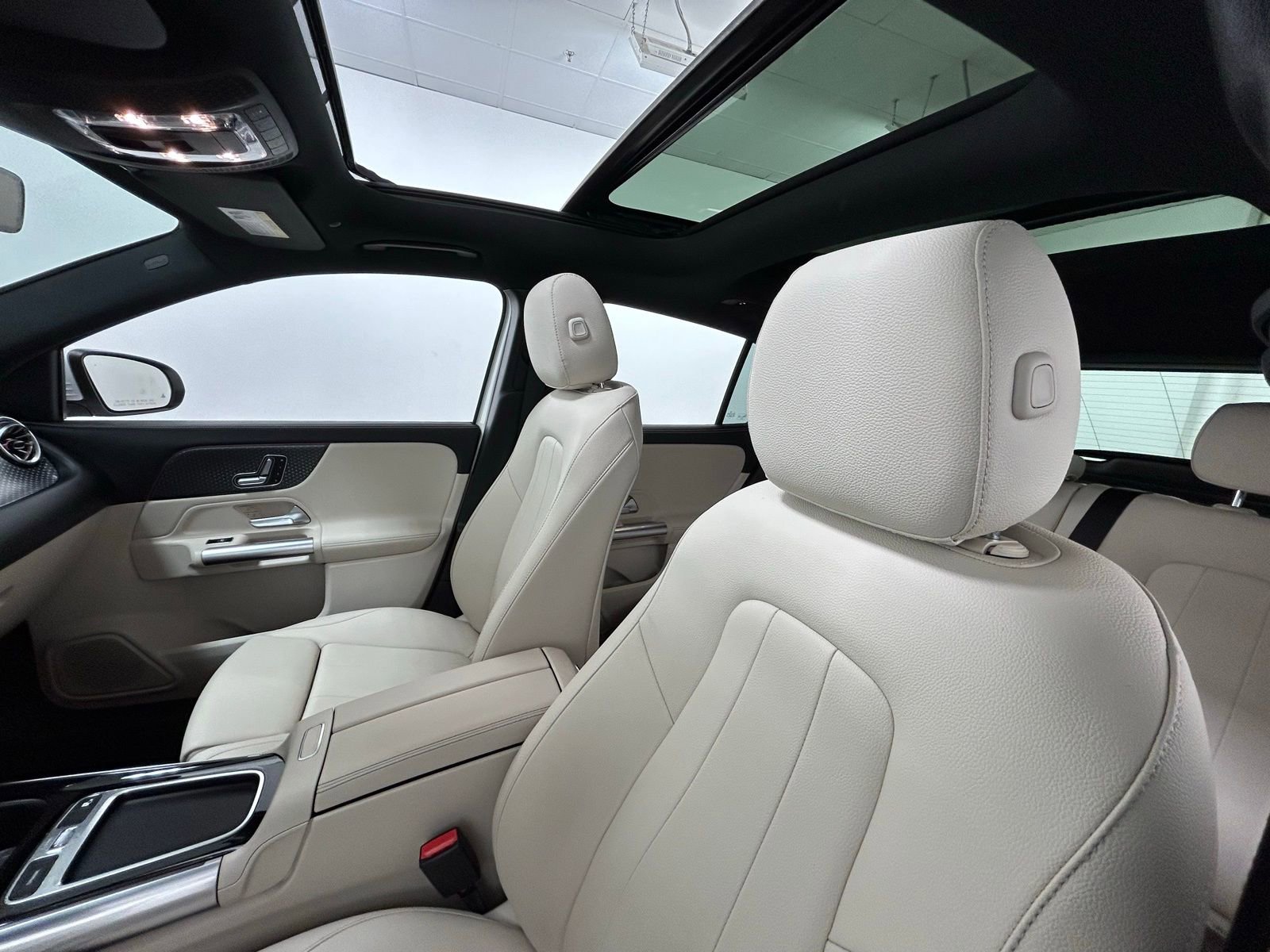 Used 2025 Mercedes-Benz GLA 250 4MATIC image 28