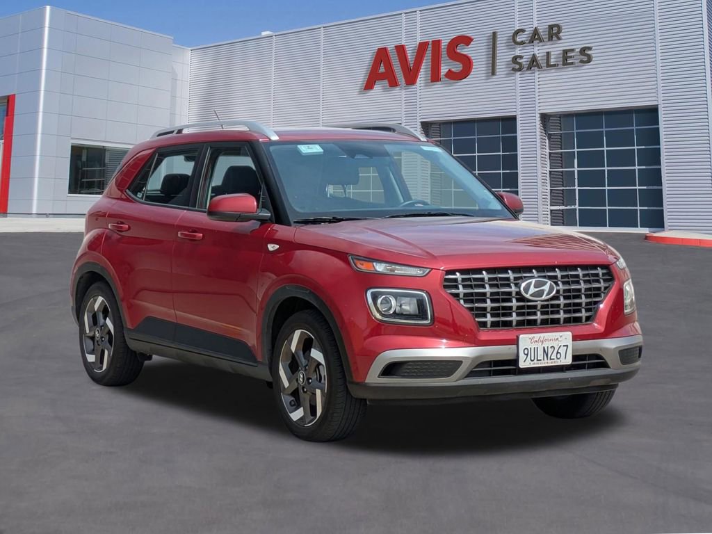 Used 2025 Hyundai Venue SEL FWD image 3