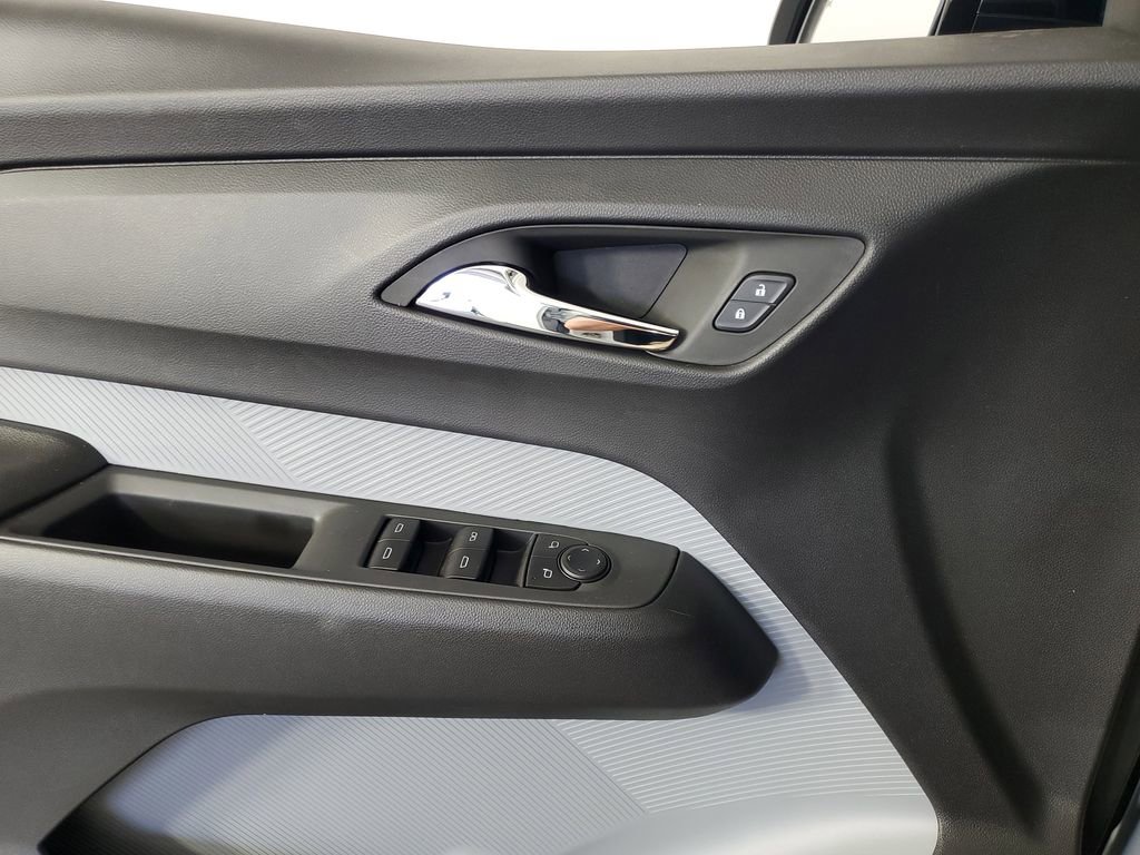 New 2027 Chevrolet Bolt LT w/ Comfort Package image 27