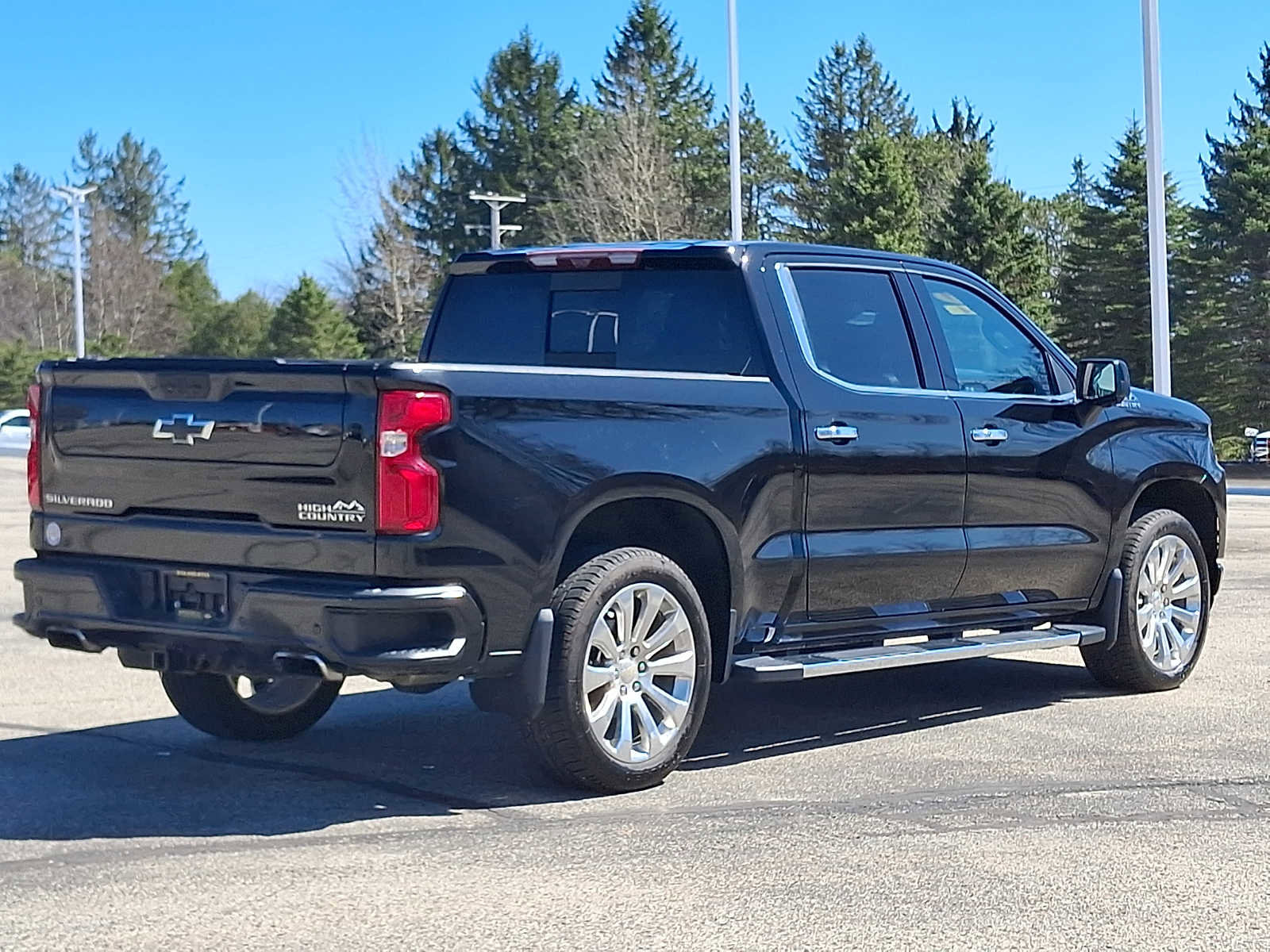 Used 2021 Chevrolet Silverado 1500 High Country w/ Technology Package image 7