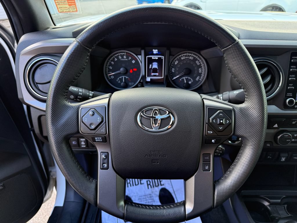 Used 2022 Toyota Tacoma TRD Off-Road w/ TRD Premium Off Road Package AWD/4WD image 22