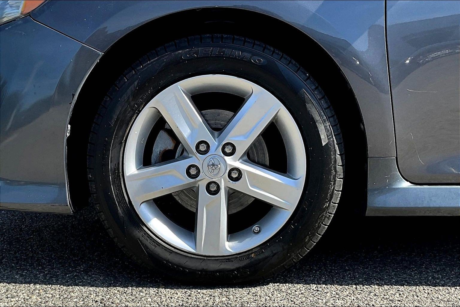 Used 2013 Toyota Camry SE FWD image 8