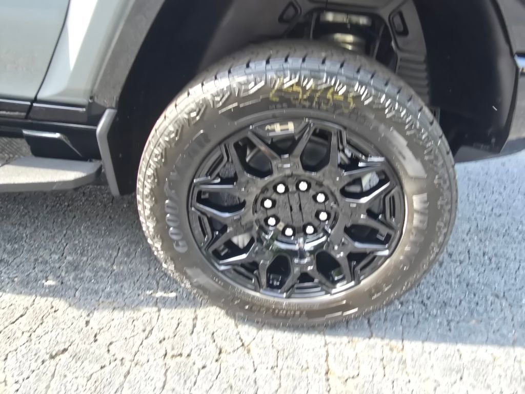 New 2025 GMC Hummer EV 2X image 8