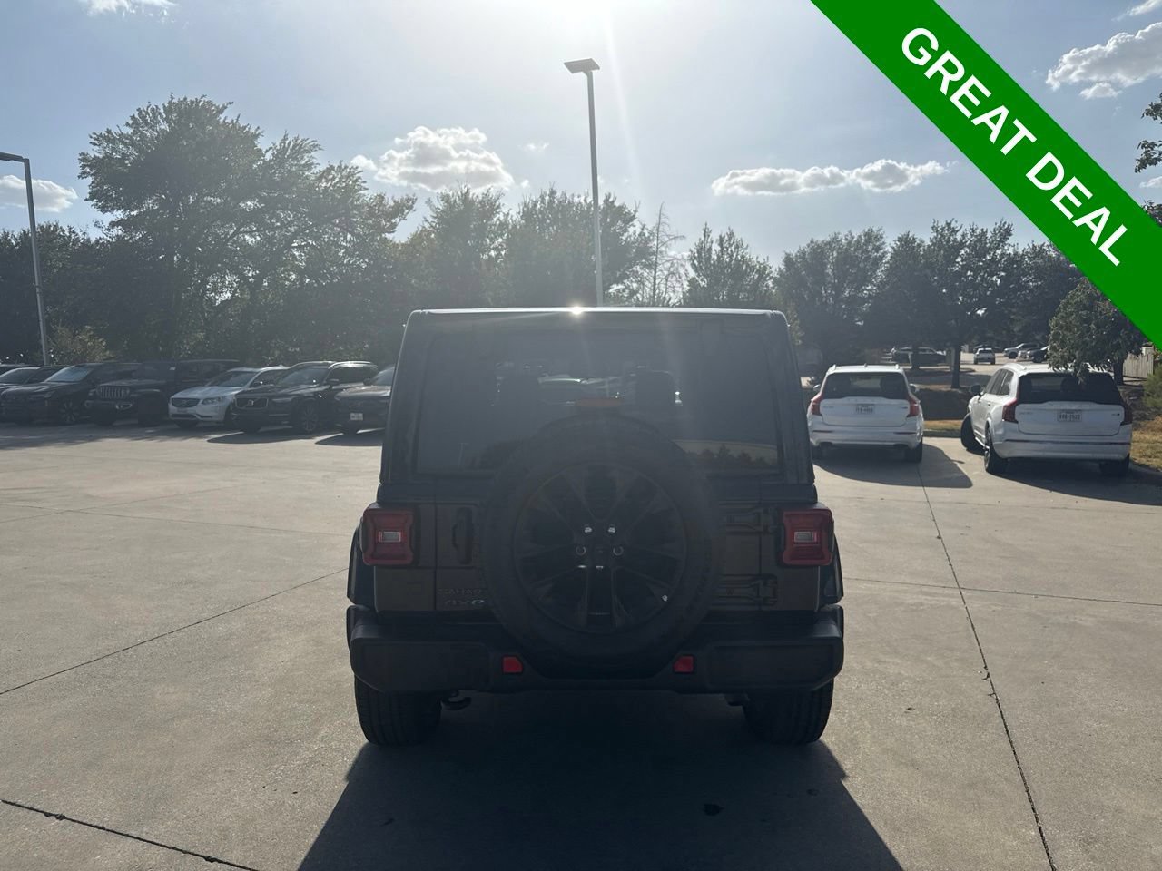 Used 2025 Jeep Wrangler Unlimited Sahara w/ Safety Group AWD/4WD image 6