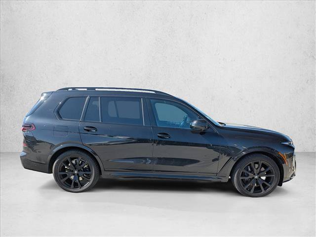 Used 2023 BMW X7 xDrive40i w/ M Sport Package AWD/4WD image 4